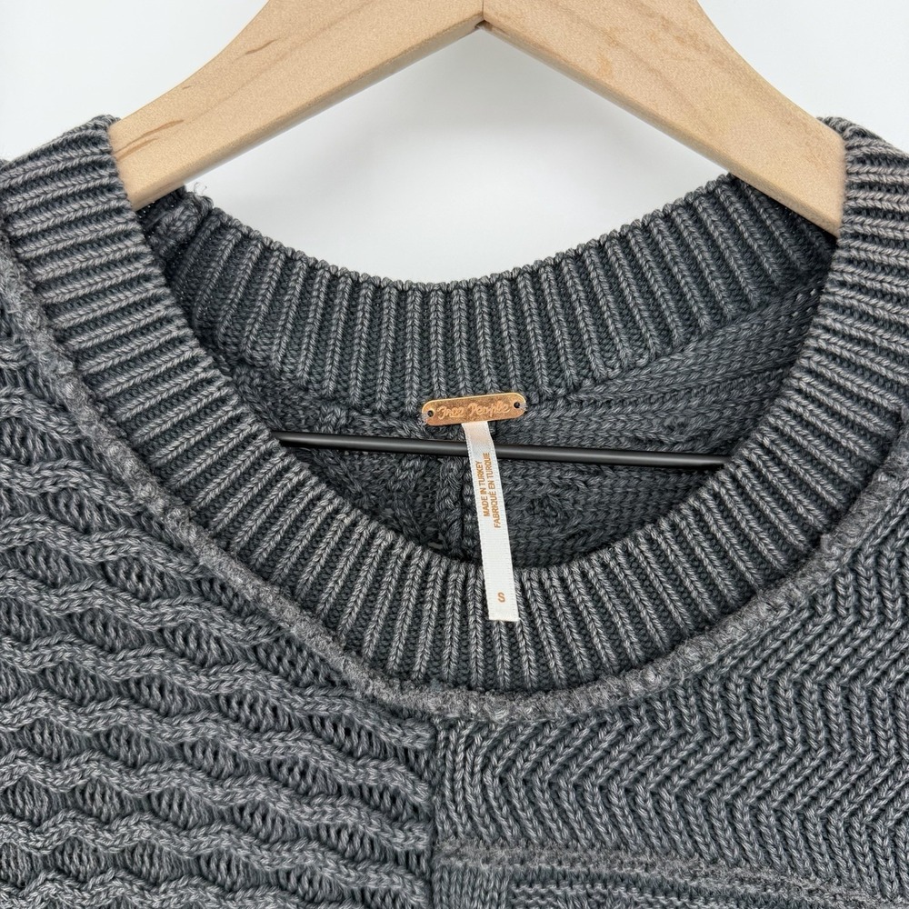 Free People Sz S Mixed Patchwork Cable Knit Sweater Vest Charcoal Grey Boho Top - Picture 3 of 5